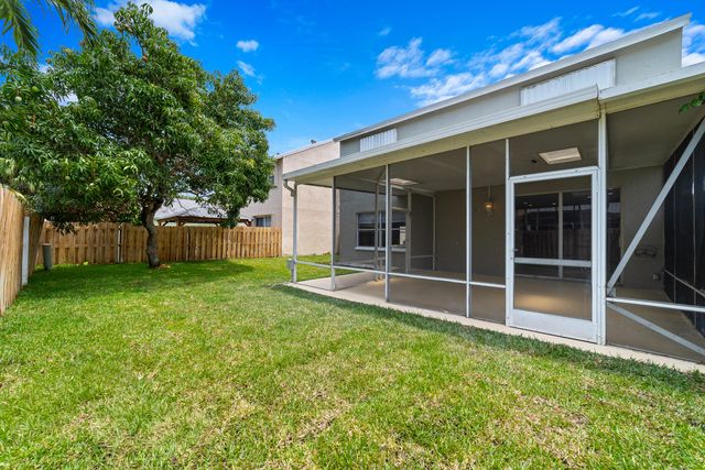 1062 Fairfax Cir W, Boynton Beach, FL 33436