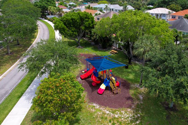 1062 Fairfax Cir W, Boynton Beach, FL 33436