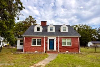 406 N Caswell Street, La Grange, NC 28551
