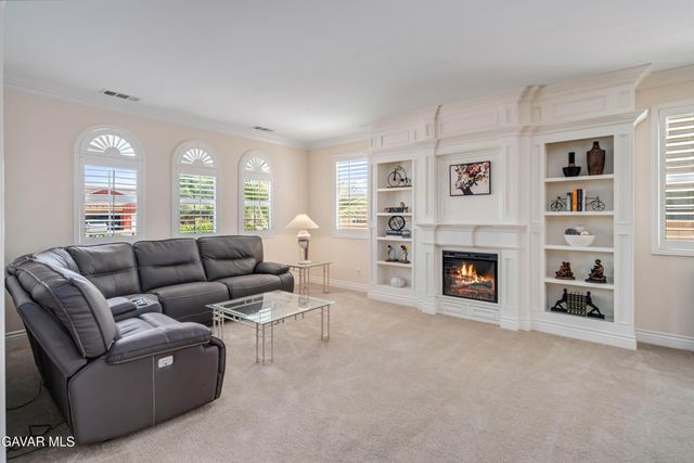 1718 Whitlatch Drive, Lancaster, CA 93535