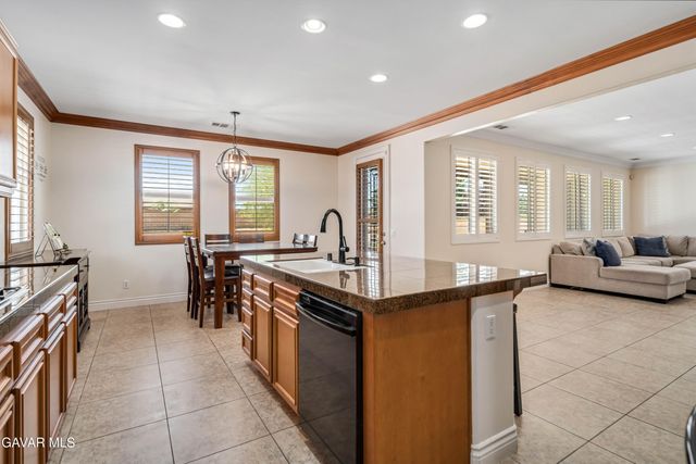 1718 Whitlatch Drive, Lancaster, CA 93535