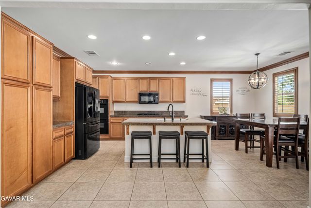 1718 Whitlatch Drive, Lancaster, CA 93535