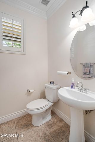1718 Whitlatch Drive, Lancaster, CA 93535