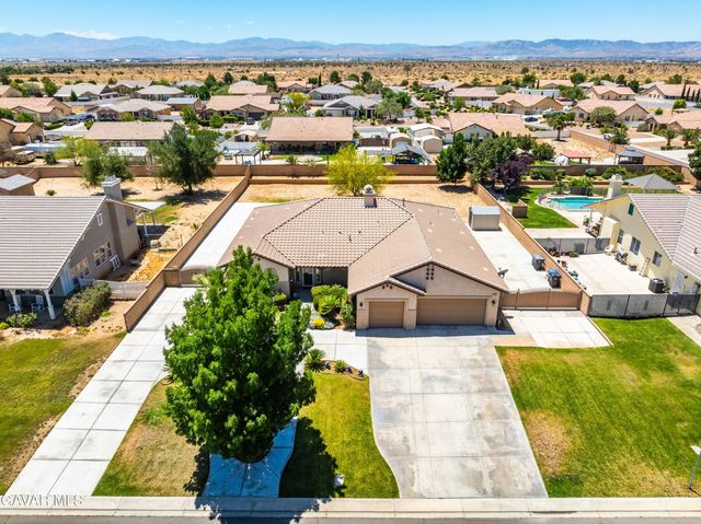 1718 Whitlatch Drive, Lancaster, CA 93535