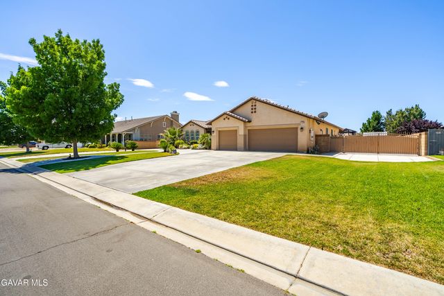 1718 Whitlatch Drive, Lancaster, CA 93535