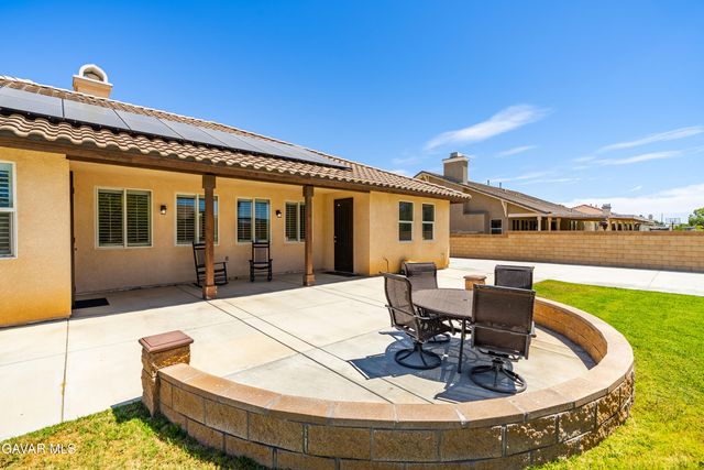 1718 Whitlatch Drive, Lancaster, CA 93535