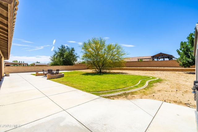 1718 Whitlatch Drive, Lancaster, CA 93535