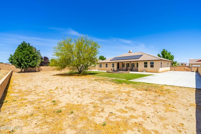 1718 Whitlatch Drive, Lancaster, CA 93535