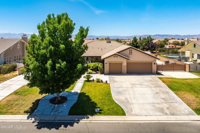 1718 Whitlatch Drive, Lancaster, CA 93535