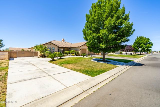 1718 Whitlatch Drive, Lancaster, CA 93535