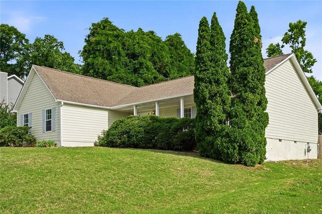 115 Knight Way, Fayetteville, GA 30214