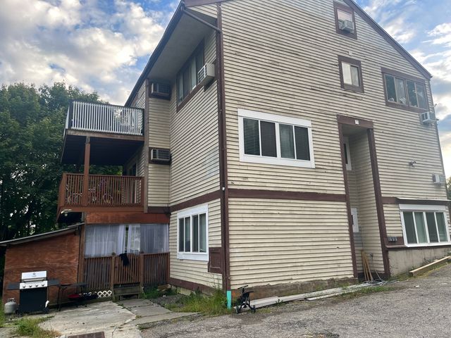8 Ann Drive APT B, Danbury, CT 06810