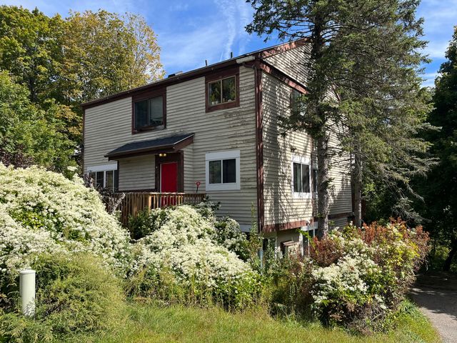 8 Ann Drive APT B, Danbury, CT 06810