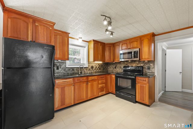 647 Willis Street, Bristol, CT 06010