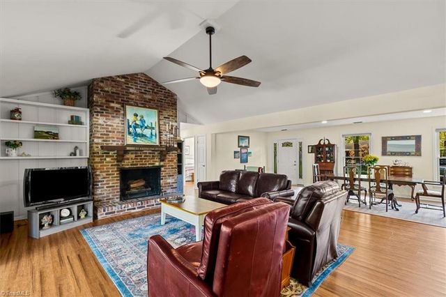 330 Fielding Drive, Kernersville, NC 27284