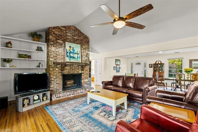 330 Fielding Drive, Kernersville, NC 27284