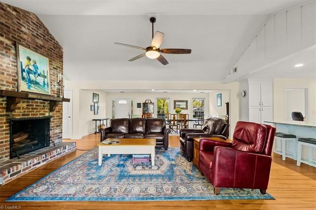 330 Fielding Drive, Kernersville, NC 27284