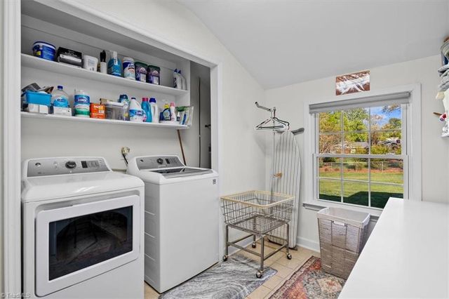 330 Fielding Drive, Kernersville, NC 27284