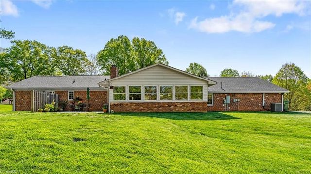 330 Fielding Drive, Kernersville, NC 27284