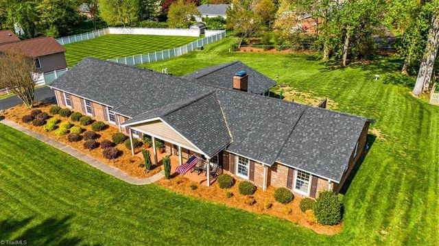 330 Fielding Drive, Kernersville, NC 27284