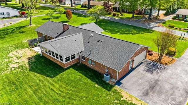 330 Fielding Drive, Kernersville, NC 27284