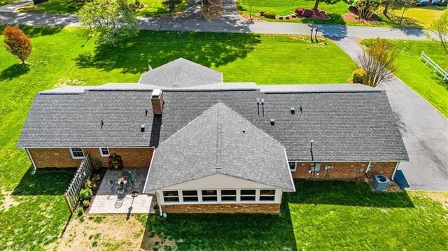 330 Fielding Drive, Kernersville, NC 27284