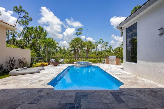 142 Porto Vecchio Way, Palm Beach Gardens, FL 33418