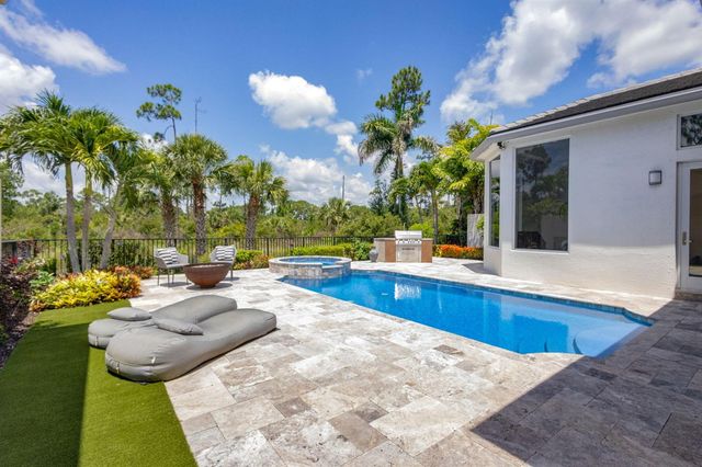 142 Porto Vecchio Way, Palm Beach Gardens, FL 33418