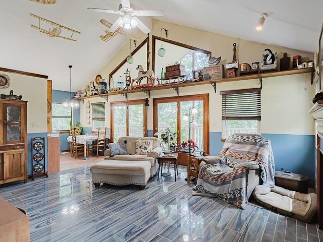 12309 Blueberry Lane, Lowell, AR 72745