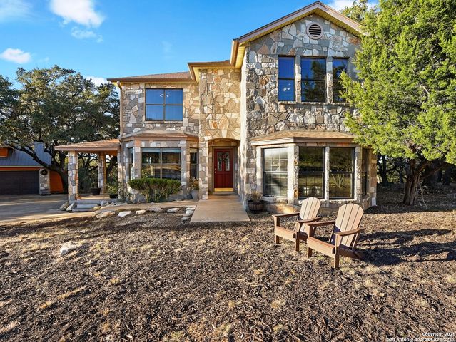 988 Summit, Lakehills, TX 78063