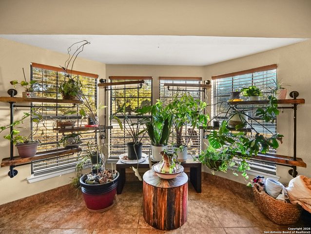 988 Summit, Lakehills, TX 78063