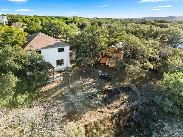 988 Summit, Lakehills, TX 78063