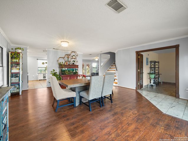 988 Summit, Lakehills, TX 78063