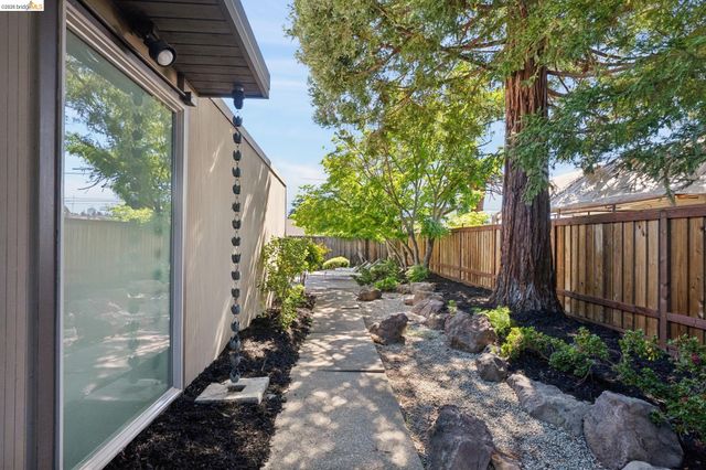 3736 Barrington Dr, Concord, CA 94518