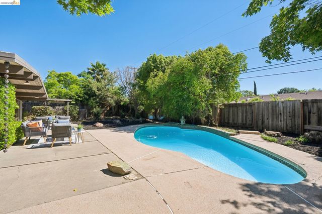 3736 Barrington Dr, Concord, CA 94518