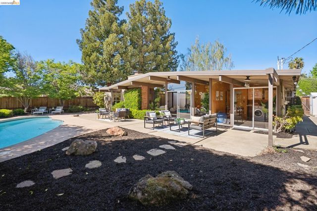 3736 Barrington Dr, Concord, CA 94518