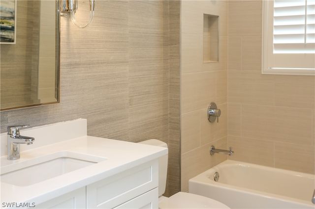 3290 Dorado LN 1-102, Naples, FL 34114