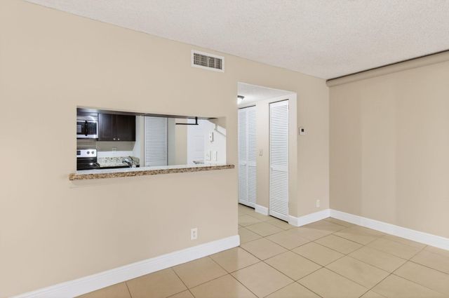 9901 Westview Drive 324, Coral Springs, FL 33076