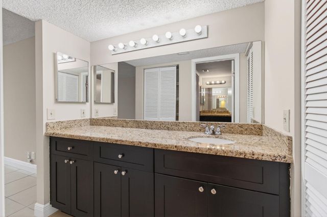 9901 Westview Drive 324, Coral Springs, FL 33076