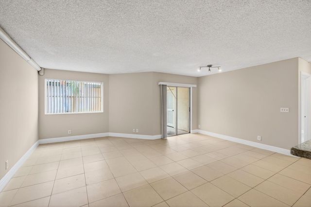 9901 Westview Drive 324, Coral Springs, FL 33076
