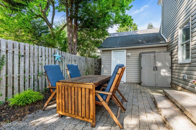 9 Sycamore Lane, Fair Haven, NJ 07704