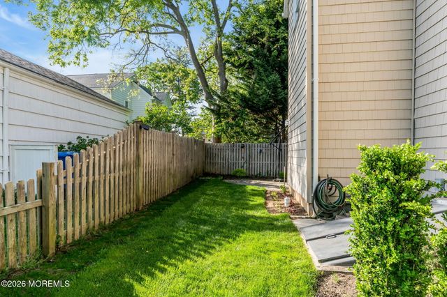 9 Sycamore Lane, Fair Haven, NJ 07704