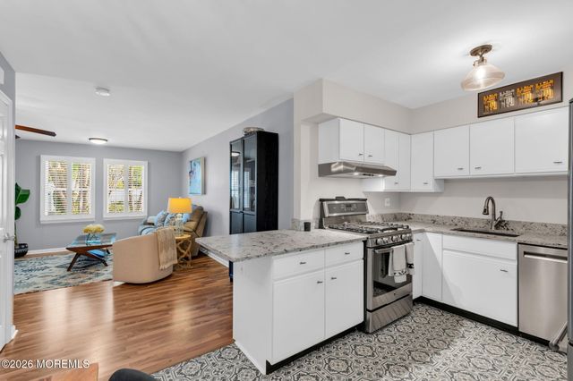 9 Sycamore Lane, Fair Haven, NJ 07704