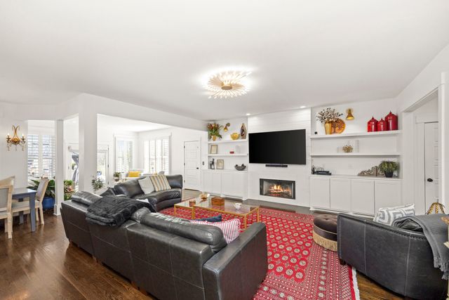 2011 Dorchester Dr, Lebanon, TN 37090