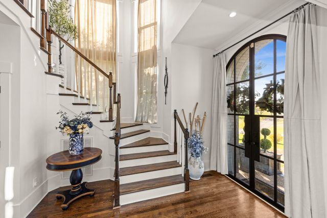 2011 Dorchester Dr, Lebanon, TN 37090