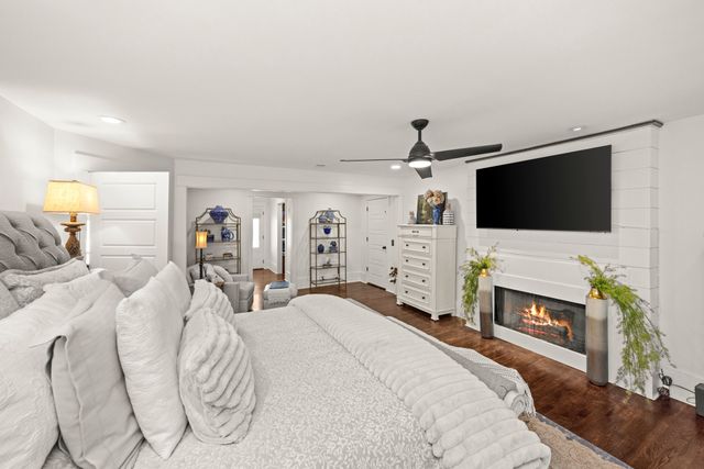 2011 Dorchester Dr, Lebanon, TN 37090