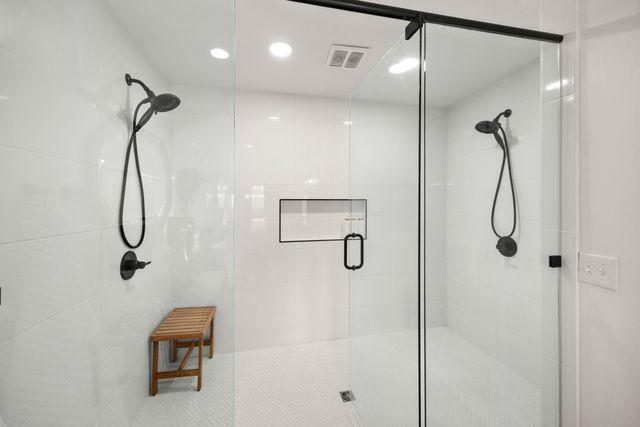 2011 Dorchester Dr, Lebanon, TN 37090