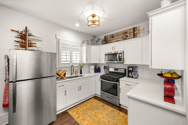 2011 Dorchester Dr, Lebanon, TN 37090