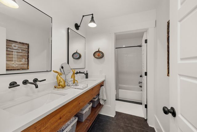 2011 Dorchester Dr, Lebanon, TN 37090