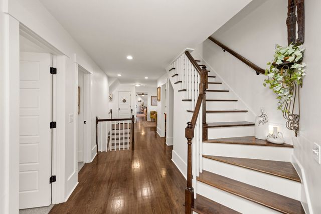 2011 Dorchester Dr, Lebanon, TN 37090